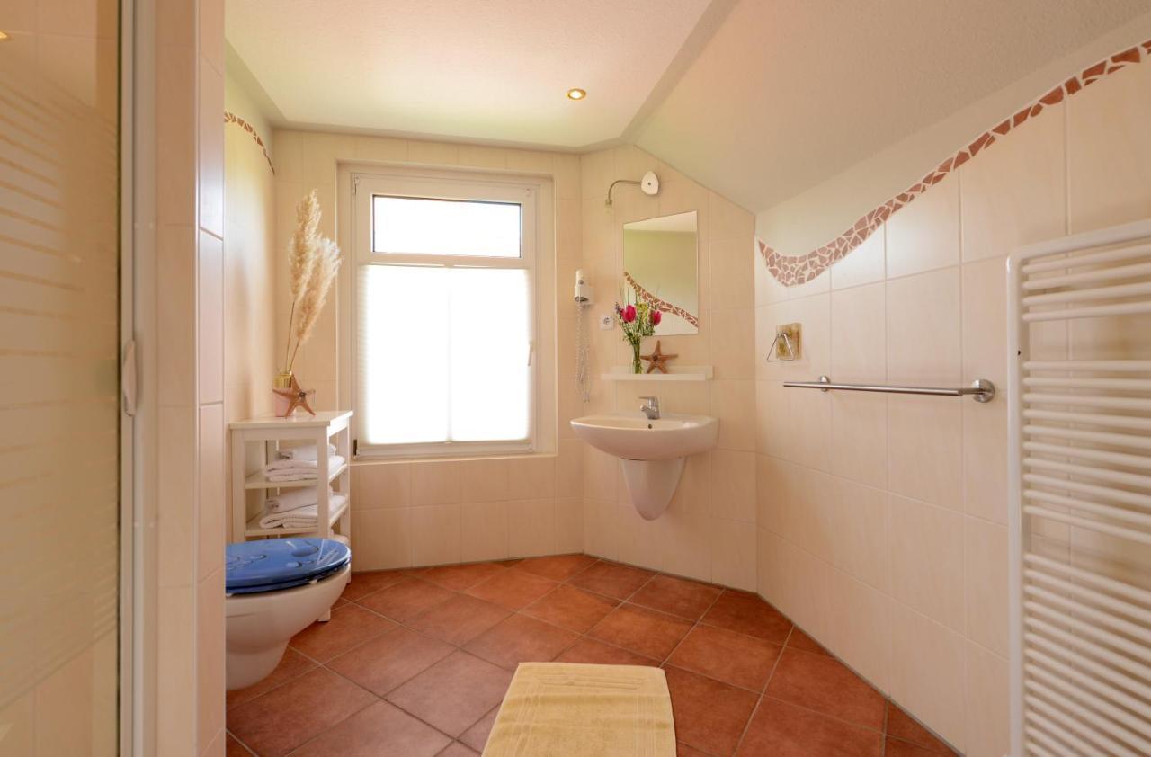 Ferienhaus Fuer 8 Personen Mit Kamin & Terrasse Boltenhagen  Bagian luar foto